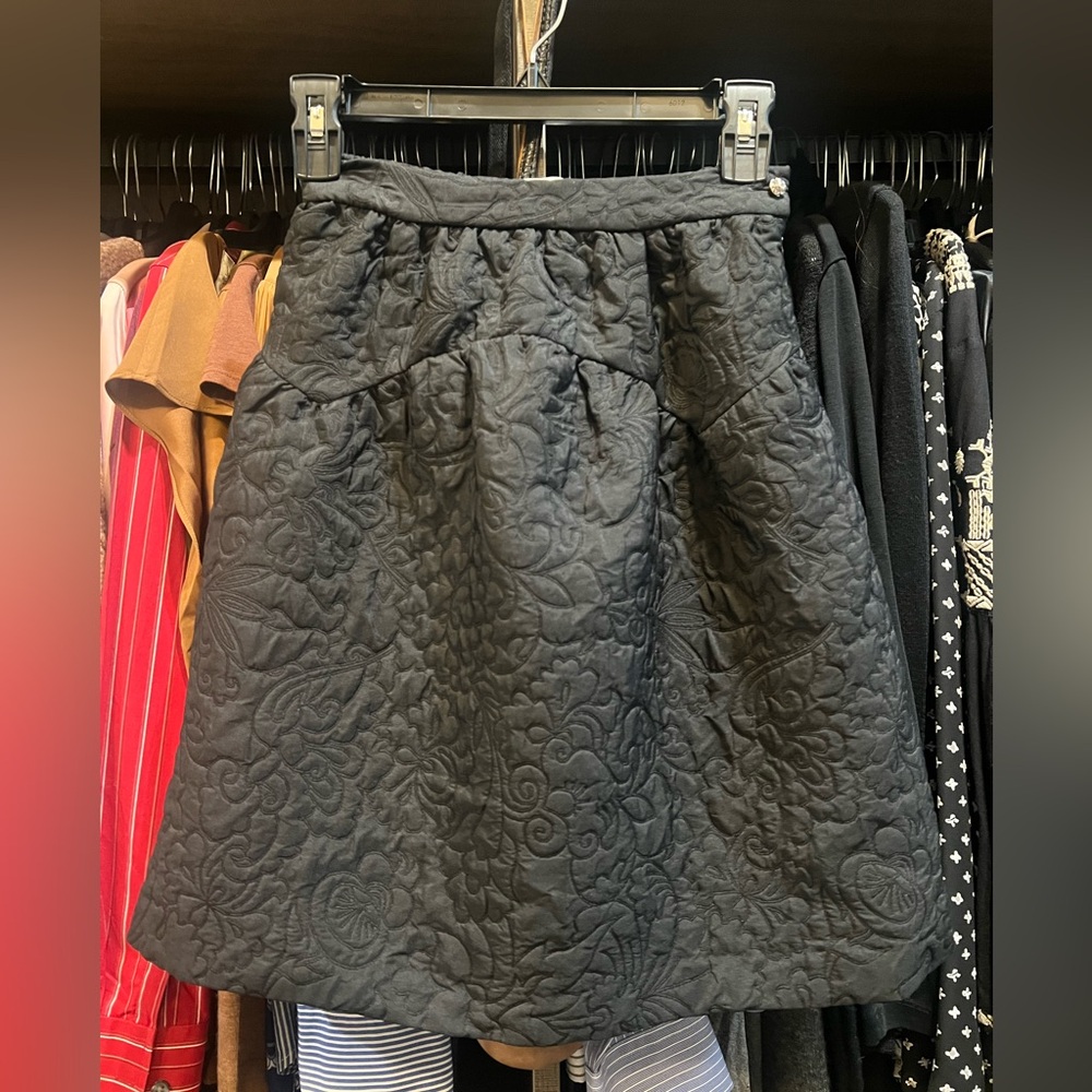 NWT Girls Zara Black Quilted Textured Skirt Black Jeweled Button GEORGEOUS! Sz10